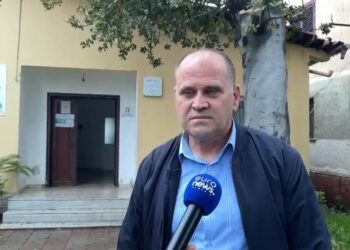 Flet komisioneri i dhunuar në Fushë-Krujë: Më morën zvarrë 3 veta. I njoh personat që më dhunuan