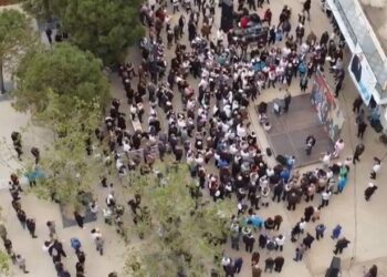 Pjesëmarrje e ulët në takimin e Dules me himarjotët, mesazhi për Ramën: Larg duart nga Himara dhe Beleri