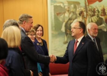 Presidenti Begaj pret një përfaqësi nga Këshilli i Ambasadorëve Amerikanë