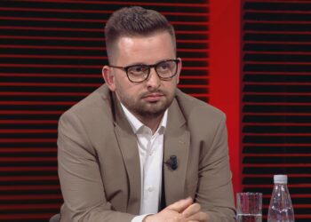 Incidente në Kolonjë, dhunohet kryetari i bashkisë Erion Isai pak orë para nisjes së votimit