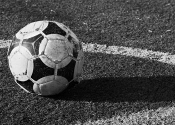 Futbolli në zi/ Ndahet nga jeta futbollisti i njohur, shkak sëmundja e rëndë