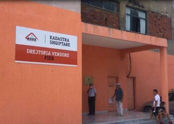 Kallëzohet në SPAK drejtuesi i Kadastrës në Fier: I shkaktoi shtetit një dëm prej rreth 95 milionë lekë