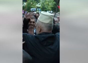 Videoja e Ramës me qeleshe në kokë e duke kërcyer bën xhiron e rrjeteve sociale