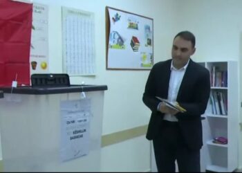 Vendoret në Tiranë/ Veliaj mund thellë Këlliçin në zonën e tij zgjedhore, fiton 61% në Kombinat