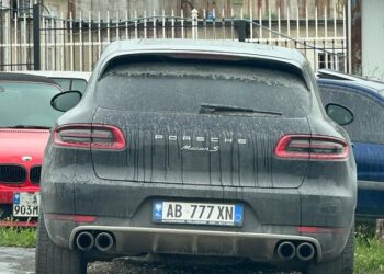 FOTO-LAJM/ Makina e bllokuar me vlerë 200 mijë euro e kandidatit të foltores në Roskovec