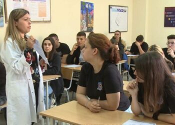 Ndryshime në maturën shtetërore: Provimi do survejohet me kamera, do përdoren salla të mëdha dhe…