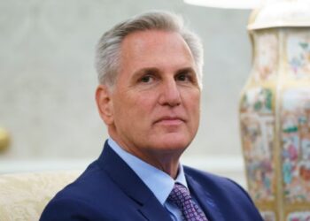 McCarthy, negociatorët janë ‘më afër një marrëveshjeje’ për krizën e borxhit, por ende nuk ka marrëveshje