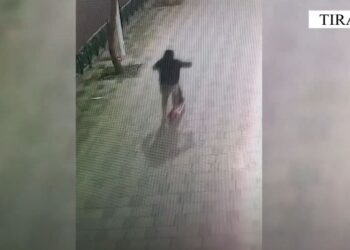 Ishte kthyer në makthin e qytetarëve, kapet super hajduti i monopatinave në Tiranë