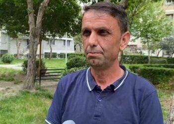 “S’e dogja unë shtëpinë, e ka stisur vjehrra”/ Dhunoi ish-vjehrrën dhe djalin e ish-gruas dhe u dogji banesën, dorëzohet në polici ish-dhëndri