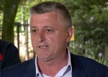 Kandidati i PS Spahiu denoncon rivalin e tij të Meta-Berishës në Dibër: Hyri në qendrat e votimit, intimidoi zgjedhësit