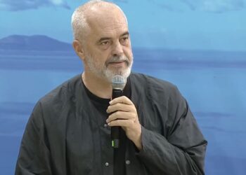 “S’duhet të shohim kë kanë krushqi e gjak”/ Rama ‘shigjetoi’ të tijtë: Ka persona në qeverinë qendrore që na kanë turpëruar