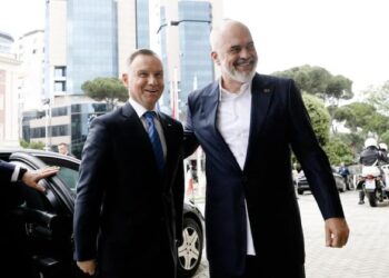 FOTOT/ Rama pret në kryeministri presidentin polak Andrzej Duda: Kënaqësi takimi…!