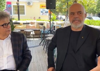Rama këshilla Becit: Zemrën shkodranët s’ta japin, e kanë djathtas si puna jote. T’ua marrësh e t’ua vendosësh në qendër