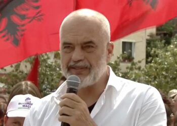 “S’ua pa njeri hajrin, por sherrin”/ Rama për bashkitë demokrate: Shkodra ‘dergjet’ nga plehrat, Tropojën e morëm për…!