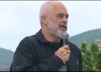 Vau i Dejës/ Rama, thirrje kandidatit të Meta-Berishës: Mos i merr në qafë njerëzit duke shpërndarë para për vota, është vonë
