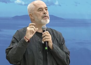 “Hipoteka e Vlorës është turpi i PS”/ Rama: Largoni të këqinjtë nga partia, edhe në qeveri njerëz që na kanë turpëruar