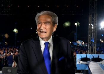 “48 orë na ndajnë nga fitorja”, Berisha thirrje socialistëve në mbyllje të fushatës në Tiranë: Votoni “BF” që të rifitoni PS e uzurpuar nga Rilindja