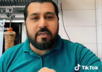 VIDEO/ Fyeu e mallkoi të prekurit nga tërmeti që shkuan të votojnë, e pëson keq turku