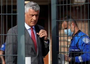 Tensionet në veri/ Ish-presidenti Thaçi lë qelinë dhe shkon në Kosovë