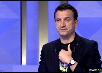 Veliaj komplimenton Kelliçin: Arriti me sukses të përzinte Saliun nga Tirana, më pak fat me Meten