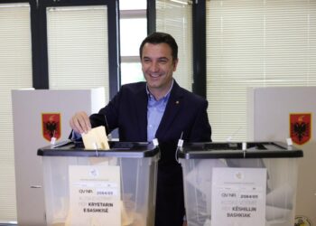 Voton Erion Veliaj: Qytetarët të dalin të votojnë, janë fatet e qytetit për 4 vite