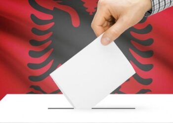 Emri/ Fotografuan fletët e votimit, në pranga 37-vjeçari në Sarandë! Nën hetim bashkëshortja