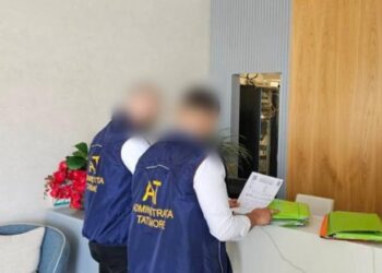 Tatimet zbulojnë skemën mashtrimit me sigurimet shoqërore të punonjësve të biznesit fason, mes të cilëve edhe shtetas Italian! Nisin hetimet