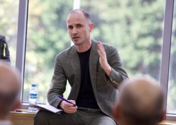 Benet Beci emëron krahun e djathtë, ia beson postin e nënkyetarit pedagogut Rudin Beka
