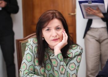 FOTO/ “Ike kur e mendove dhe si e mendove vetë”, deputetja e PS humb njeriun e shtrenjtë