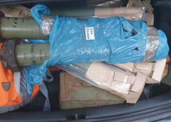 Zbulohet sasi e madhe armësh në veri të Kosovës, ministri i Brendshëm: Parandaluam një sulm terrorist