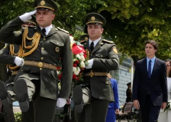 Kryeministri kanadez papritur në Kiev, cili është qëllimi i vizitës?
