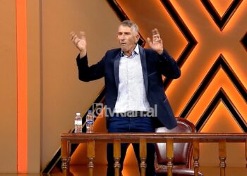 “E pyesja gruan nëse fëmijët janë të mitë apo të nipit, shtirej si e sëmurë”
