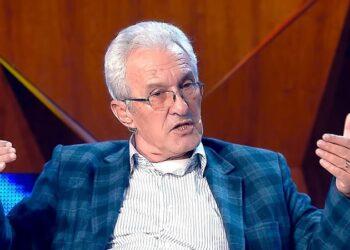 Agim Doçi flet për për nivelin e teksteve të këngëve: Doja që të rinjtë të dashuroheshin, jo si sot që të rinjtë k**vërohen