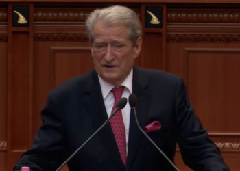 Berisha çudit me llogaritë dhe flet për fantazma: Na kanë vjedhur 547 mijë vota! Do çohemi në protesta