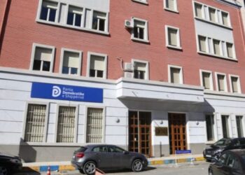 “Na e kërkojnë anëtarët e PD”/ Bardhi me krerët e degëve, 5 prej tyre kërkojnë me urgjencë zgjedhje për kryetarin