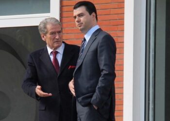 Gazetari: Basha mund të përfitojë, Berishën nuk e duan shqiptarët
