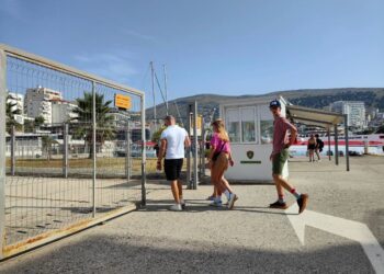 Saranda rekord turistësh, hotelet të prenotuara deri në 90% të kapaciteteve