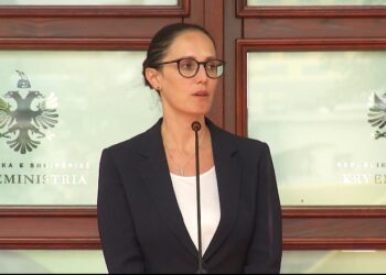 Vendimi i qeverisë: Javën e ardhshme do shpërndahet shtesa e pagës për administratën, për muajt prill e maj