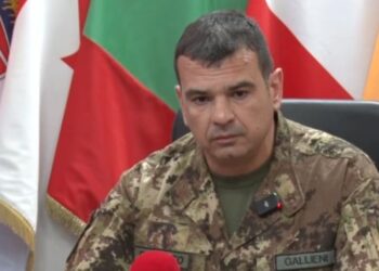 Plagosën 30 trupa të NATO-s në Veri, KFOR: Pas protestuesve serb në kufi fshihen disa grupe kriminale