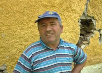 Prej një viti e ‘mbërthyer’ në krevat/ Drama e familjes Markja: Një mjekim i gabuar ia la bashkëshorten të paralizuar!