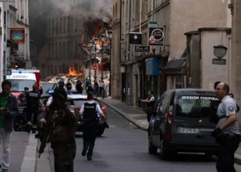 Tronditëse/ Shpërthim i fuqishëm pranë një shkolle në Paris: Plagosen 16 persona, 7 prej tyre në gjendje të rëndë