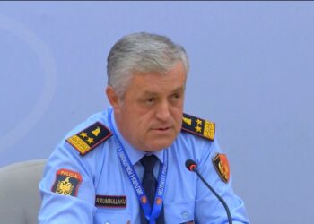 “Sekuestruam 96 njësi kompjuterike”/ Rrumbullaku: Gjatë kontrollit, anëtarët e MEK tentuan të digjnin laptopë dhe pajisje të ndryshme! U plagosën policë…!