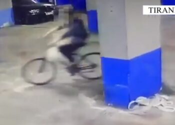 Vodhi biçikleta në zona të ndryshme të Tiranës, publikohen pamjet e grabitjeve