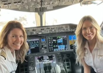 Pilotja plotëson ëndrrën, drejton avionin me të ëmën