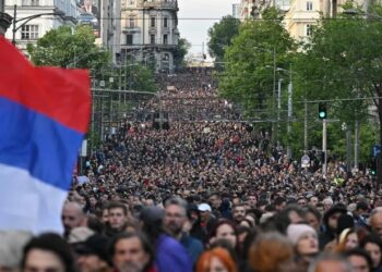 Protesta anti-qeveri në Beograd, kërkohet dorëheqja e Vuçiç