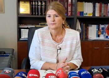 Zarfi me 150 euro/ Rektorja e Shkodrës del nga kërkimi policor me urdhër të prokurorisë