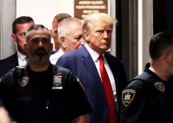 Përfundon seanca gjyqësore ndaj Trump, ish-Presidenti kthehet në Nju Xhersi