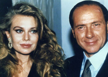 Njihet si miliarder, por dikur Berlusconi punonte si fotograf në dasma e këndonte në klube nate