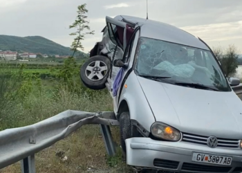Detaje nga aksidenti tragjik në Elbasan/ E ëma udhëtonte së bashku me vajzat, 8-vjeçarja…!