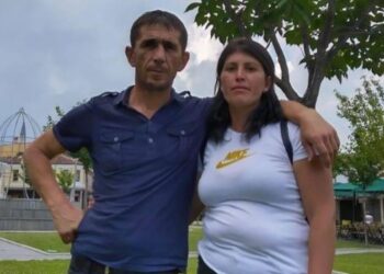 Plagosi me thikë gruan e tij, dorëzohet në polici Aleko Myrtollari